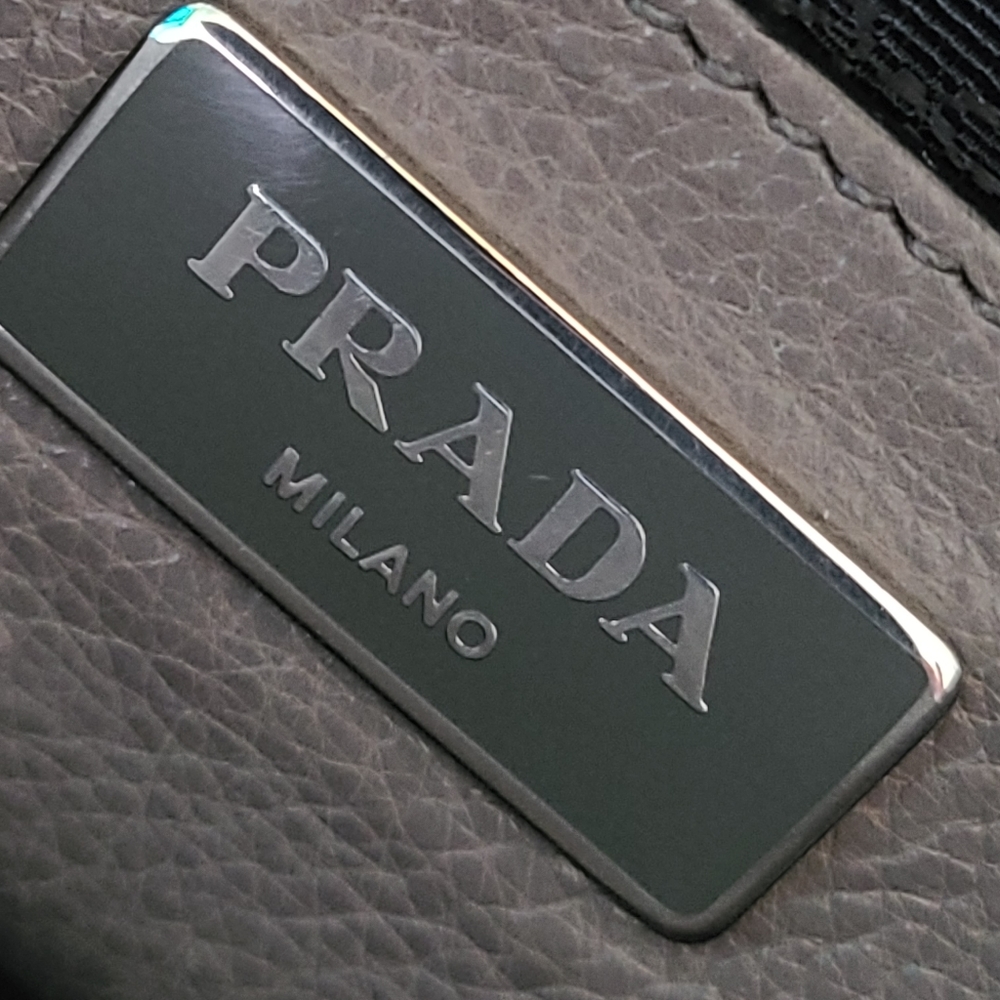 💯 Authentic Prada Handbag 🍀 - Picture 10 of 16